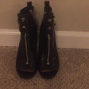 Black Vince Camuto Ankle Boots (8.5)